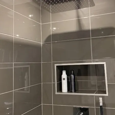 Apartment Moderne An Toller Lage In